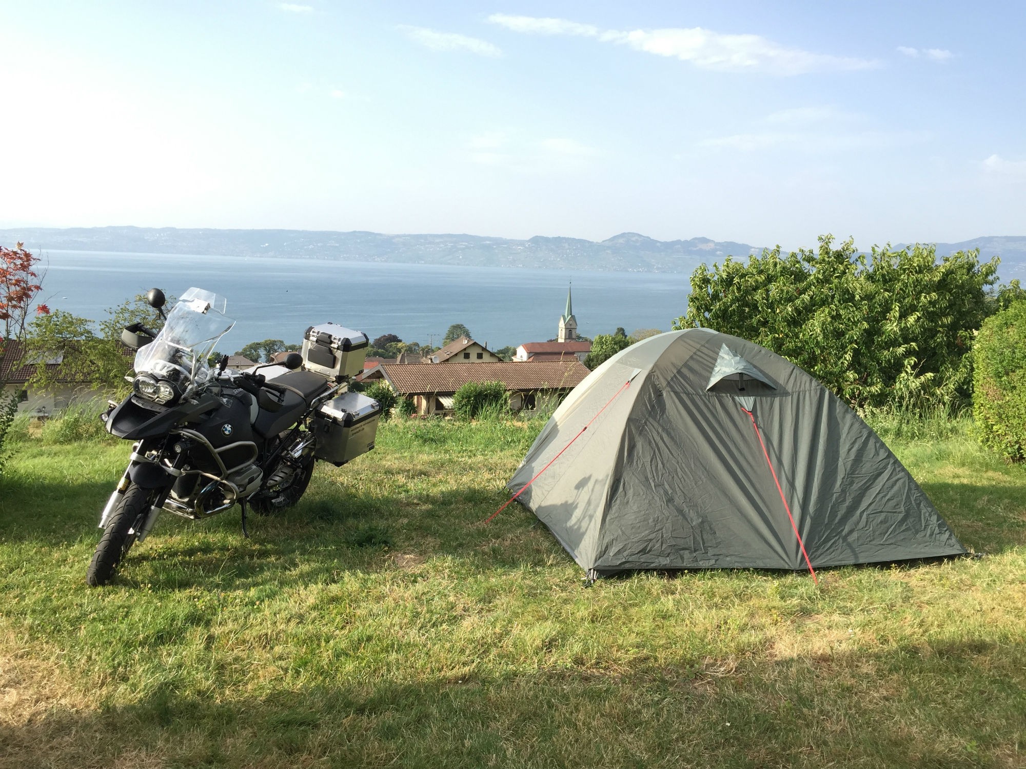 Campingplatz mit Blick auf Genfer See